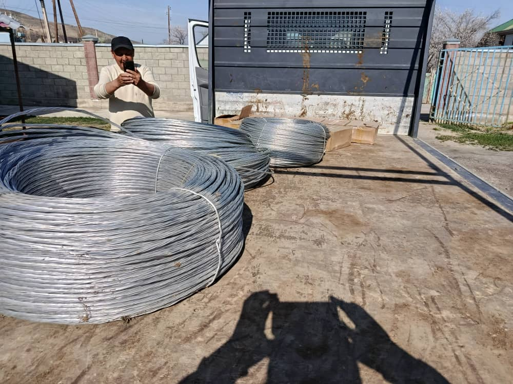 Үч-Терек айыл аймагына караштуу Саргата, Кызыл-Ураан айылдарына электр мамылары орнотулуп, электр чубалгылары тартылууда.