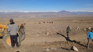 Үч-Терек айыл өкмөтүнө караштуу Жетиген жана Такталык айылдарынын ички жана тышкы жол каттамдары автогрейдер менен тазаланууда.